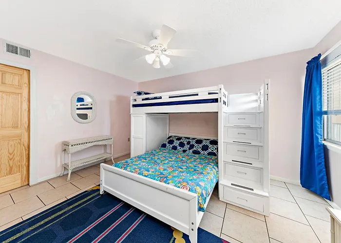 Edgewater West Apartment *