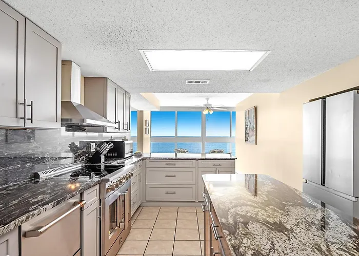 Edgewater West Apartment