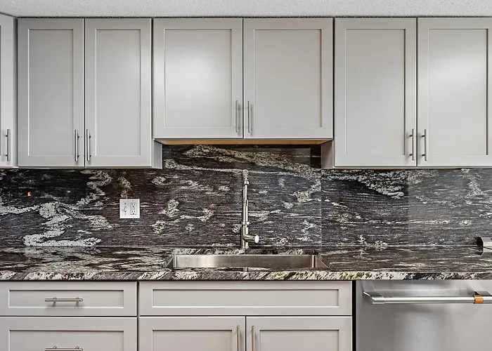 Edgewater West Apartment